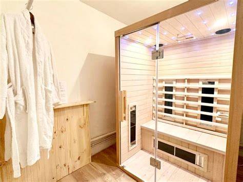 image de baignoire balnéo et sauna privé