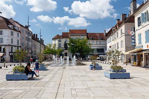 Centre-ville historique et arcades de Lons-le-Saunier