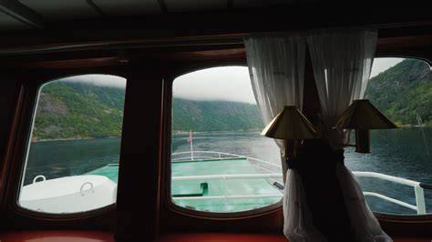 fjord norvégien vue depuis un navire