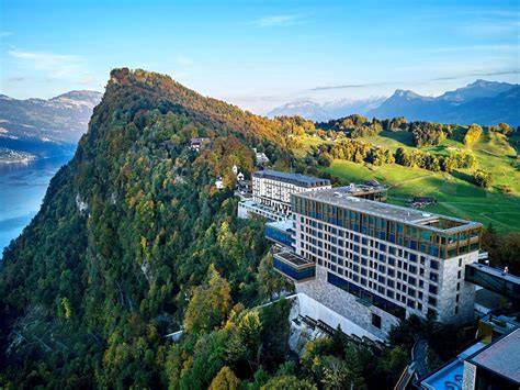 lacs et montagnes vue panoramique du Bürgenstock