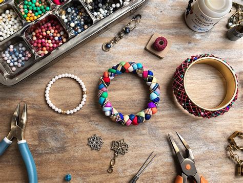 atelier artisanal perles et pandanus (image informative)