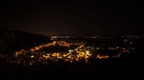 ciel nocturne et parc éclairage raisonné