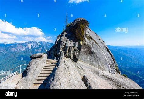 Vue panoramique Moro Rock et Sierra Nevada